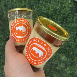 Pudim no copo americano